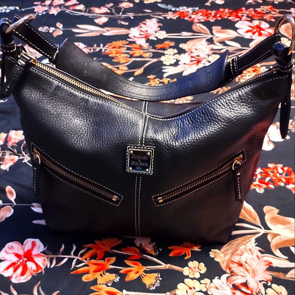 Vintage Dooney and Bourke Black Pebble Grain Shoulder Bag